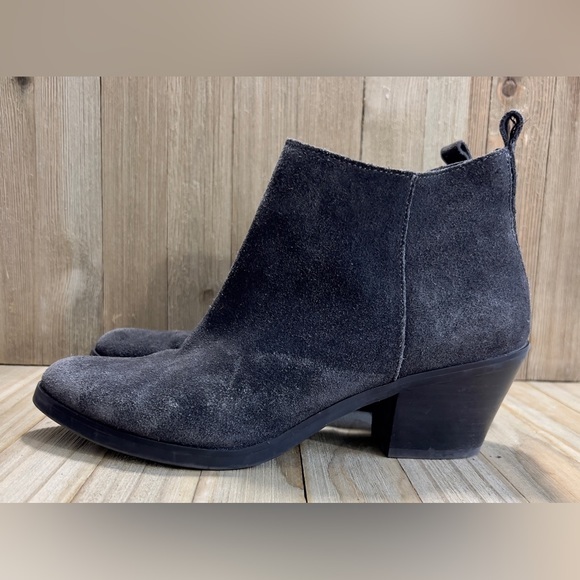 Vince Camuto boots - Picture 6 of 11